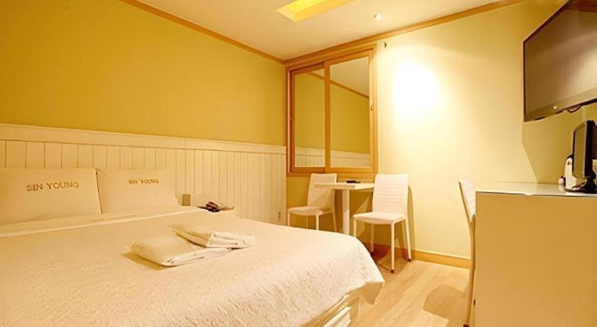 Sinyoung Motel ソウル特別市 エクステリア 写真